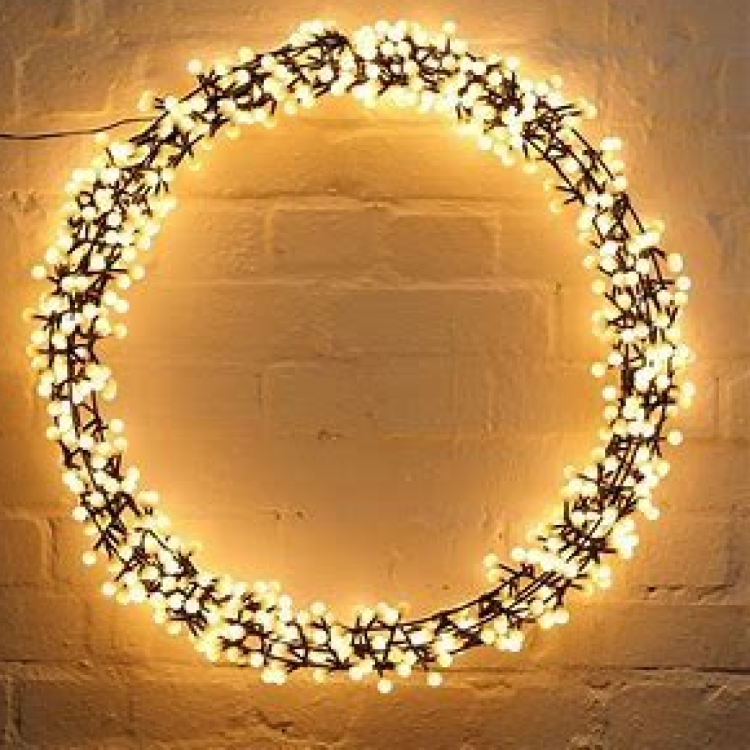 1623008 60CM WARM BERRY WREATH LED