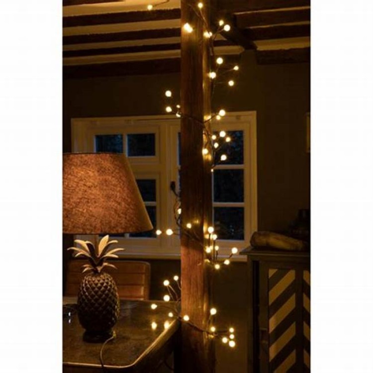 2521023 LED branch berry garland 2.4m