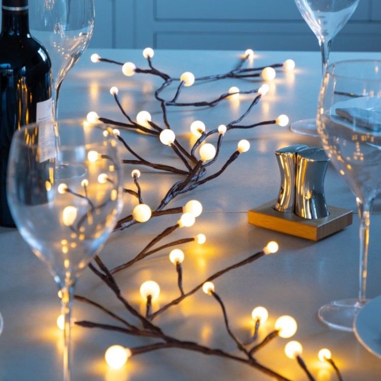 2521024 LED BRANCH BERRY GARLAND 1.8M 
