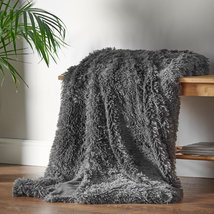 CUDDLY THROW CHARCOAL