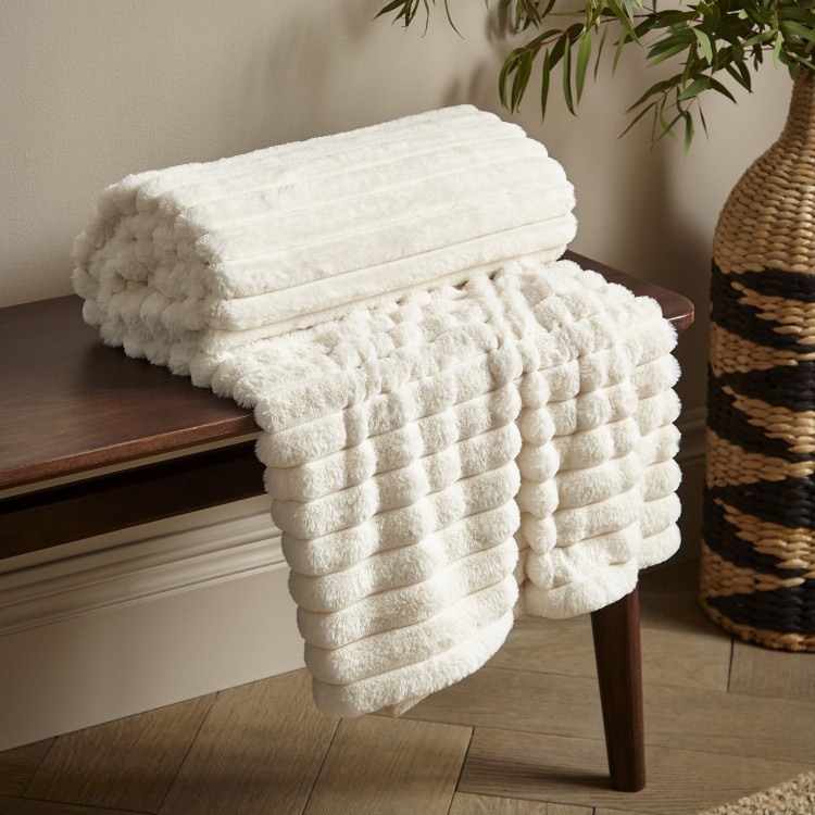 DS/57795 COSY RIBBED THROW CREAM 130X170