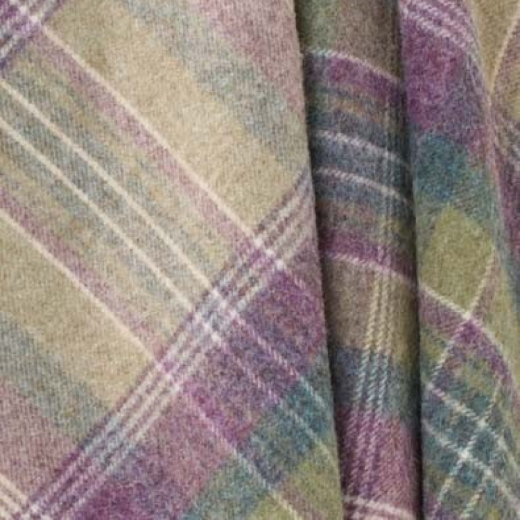 T0979/E05 KINTYRE/HEATHER THROW